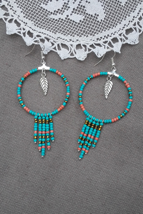 B0024 - Creoles, perles de roacailles, feuille argentée