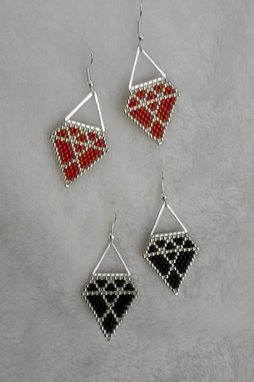 M0033 - noir et rouge Modèle F