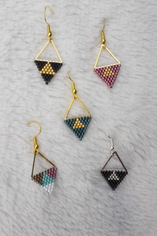 M0032 - Perles tissées à l'aiguille 4 triangles