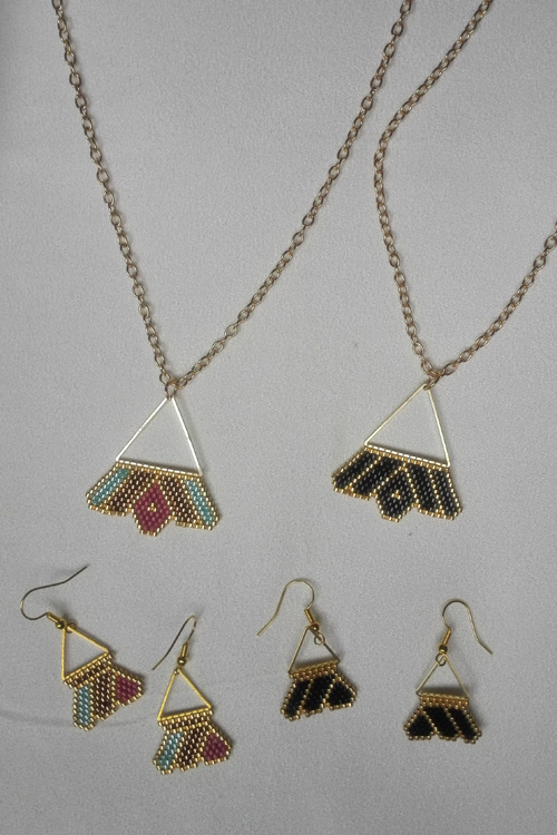 M0035 - Ensembles boucles d'oreilles et collier pendentif