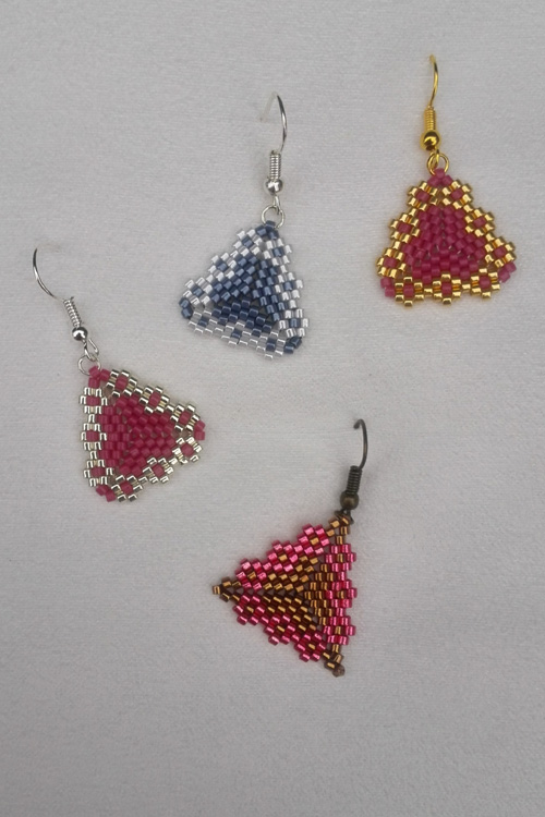 M0039 - Boucles d'oreilles tissées à l'aiguille - Bordure fleurie