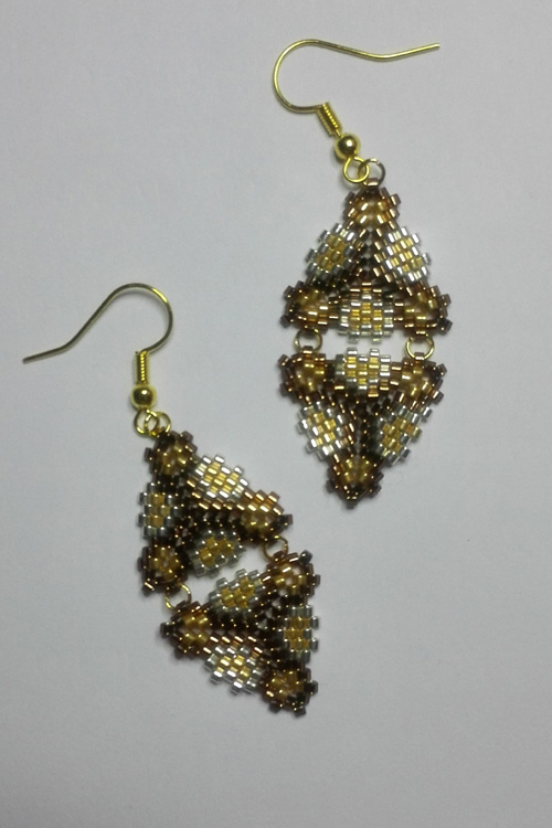 M0041 - Boucles d'oreilles tissées à l'aiguille