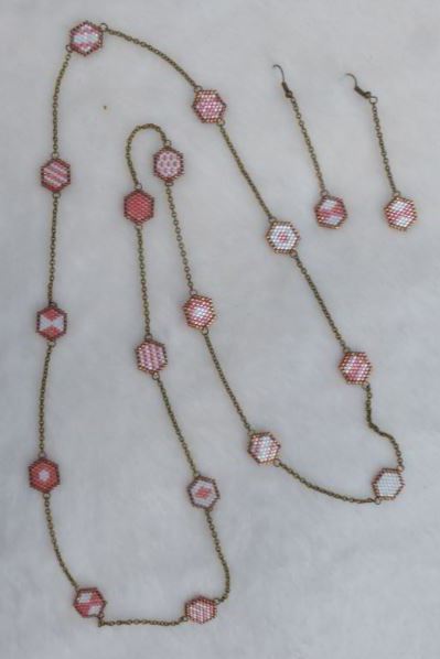 Ensemble en perles tissées et bronze