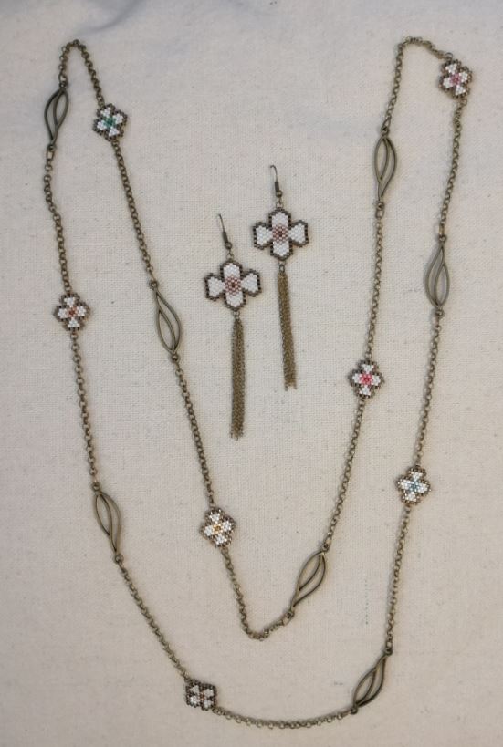 M0095 Ensemble sautoir et boucles fleurs tissées