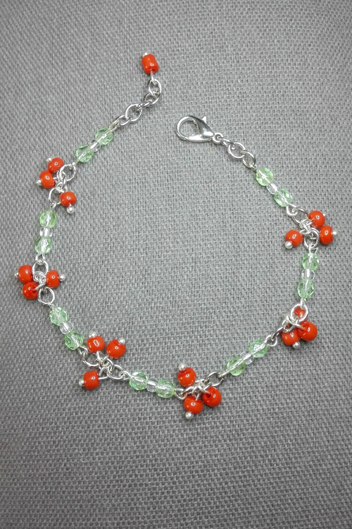 T0014 - Modèle B - Cristal de Swarovski vert et Rocailles rouges