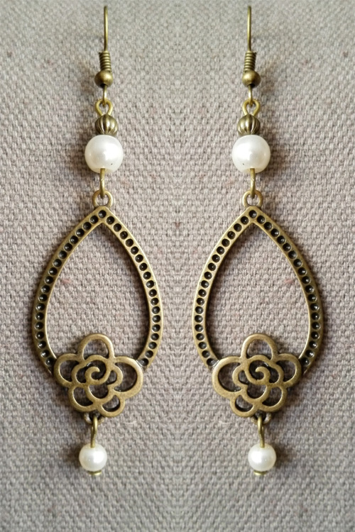 Z0006 - Pendant Goutte Rose et perles nacrées