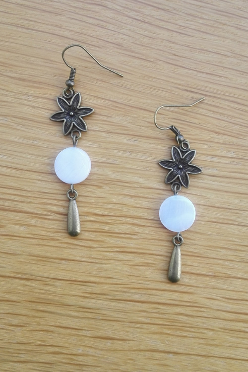 Z0015 - Boucles d'oreilles bronze et nacre